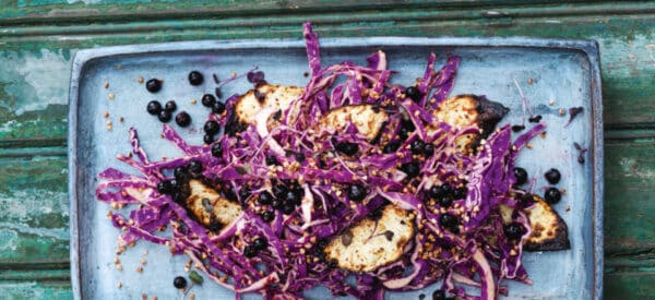 Kål med grillet selleri aronia og spiret boghvede